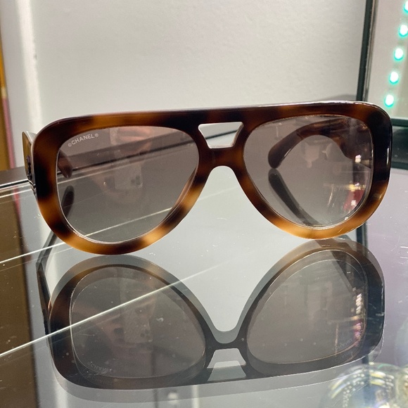 BRAND NEW! CHANEL Glamour Up Sunglasses - Picture 4 of 7